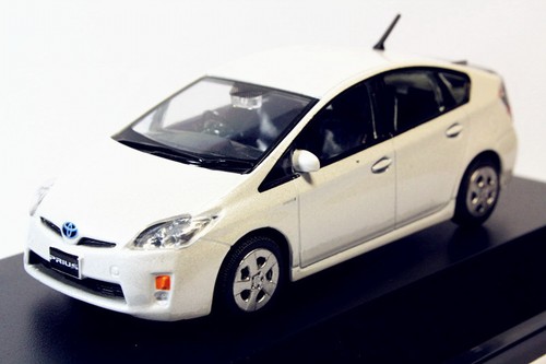 Toyota prius pearl white - prius,